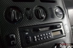 Siyah Karbon Kaplama Folyosu